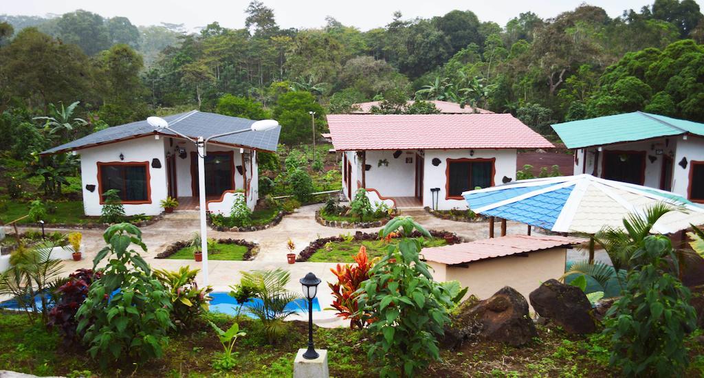 Piedras Blancas Lodge Puerto Ayora  Exterior photo